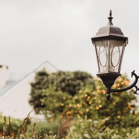 Le Petit Paris Hotel Franschhoek Exterior photo